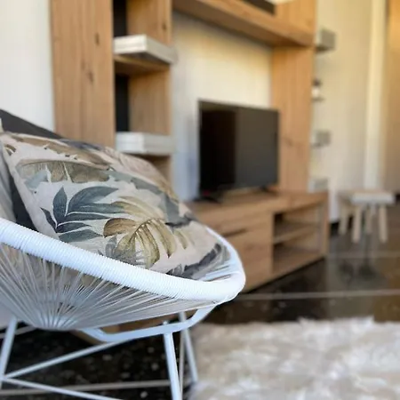 Apartment Ca Adri , In Posizione Strategica Per Godere Delle E Dei Sentieri Outdoor !